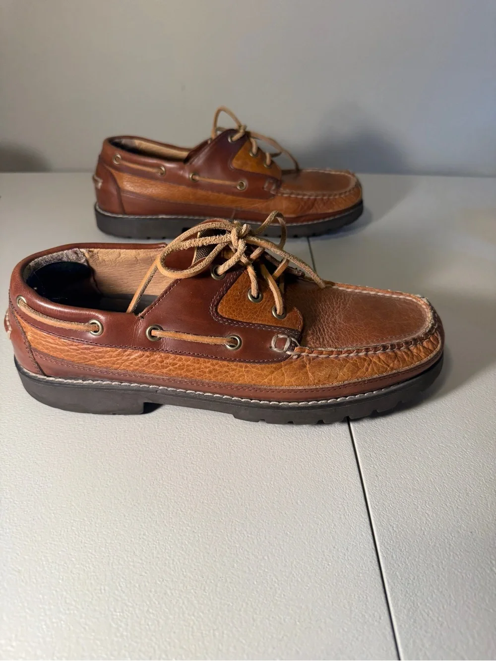 LL Bean Allagash Handsewn 2-tone Pebbled Leather Boat Shoes 9.5 D M Nautical